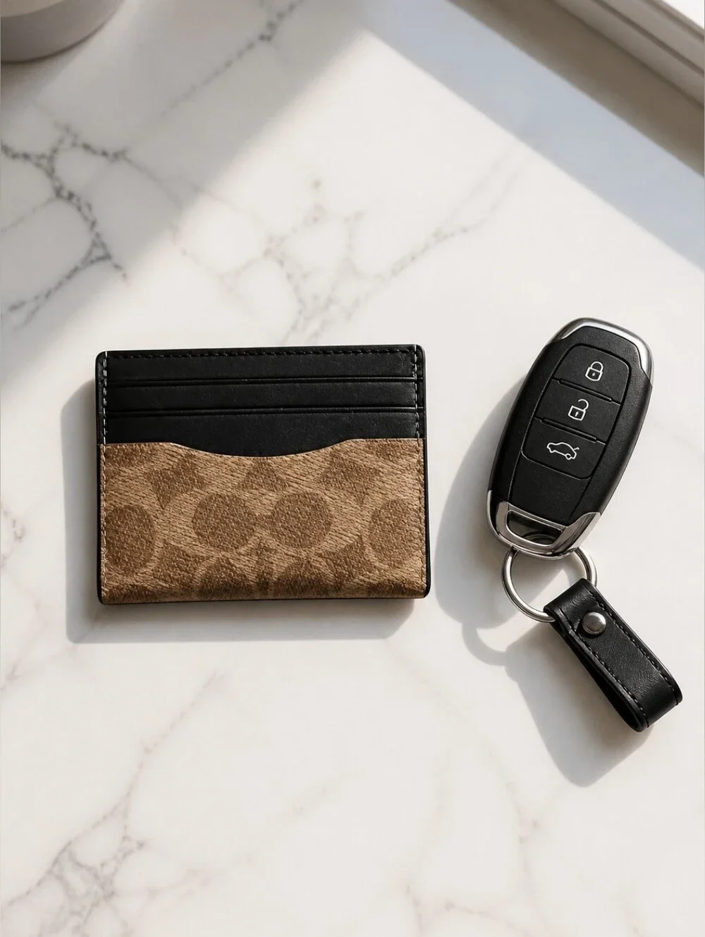 Coach slim id